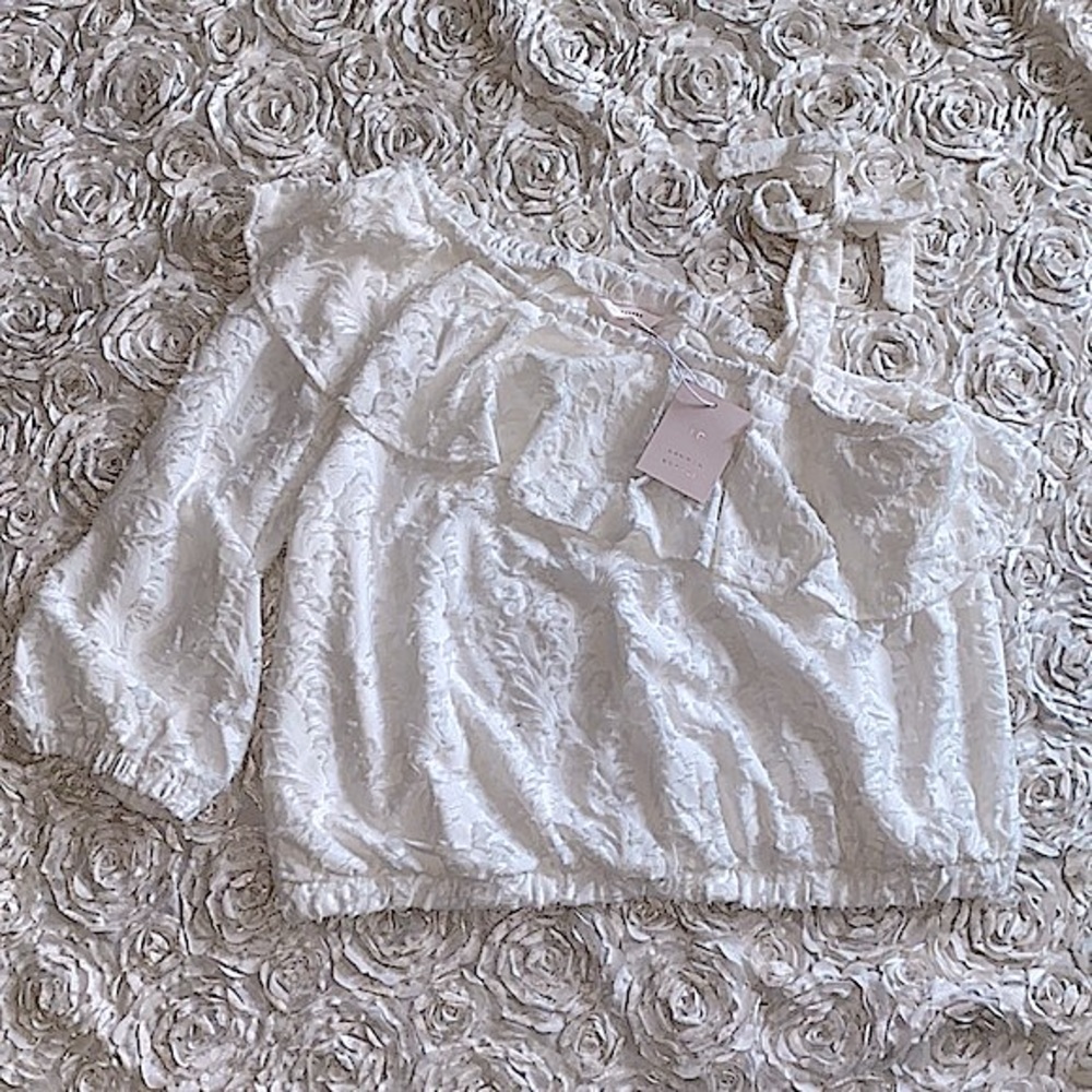 New LC Lauren Conrad white one sleeve blouse size xl
